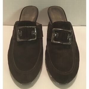 STUART WEITZMAN CHOCOLATE SUEDE BUCKLE MULE 10